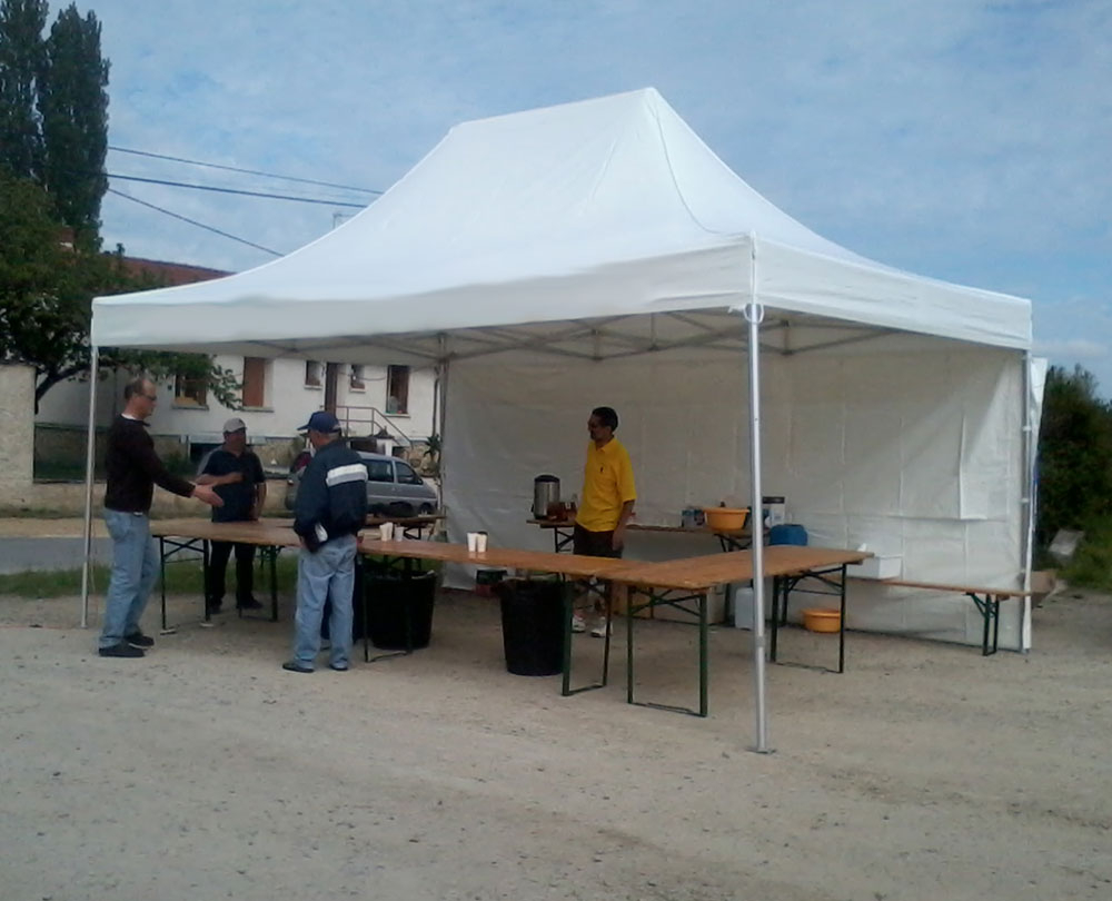 TABLE PLIANTE professionnelle en nylon injecté et métal